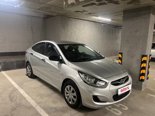 2012 Hyundai Solaris I, серебристый, 770000 рублей, вид 1