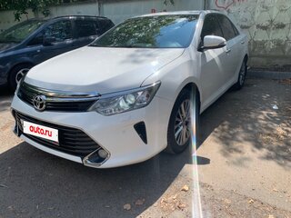 2017 Toyota Camry VII (XV50) Рестайлинг, белый, 2700000 рублей, вид 1