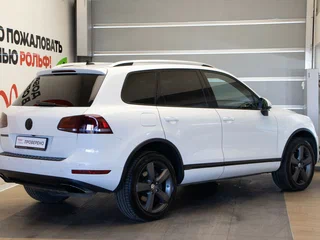 2013 Volkswagen Touareg II, белый, 2150000 рублей, вид 4