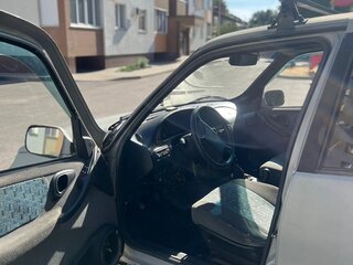 2004 Chevrolet Niva I, серебристый, 175000 рублей, вид 5