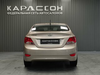 2011 Hyundai Solaris I, бежевый, 590000 рублей, вид 4
