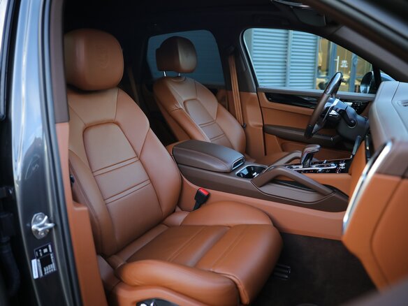 2020 Porsche Cayenne III, серый, 8690000 рублей - вид 13