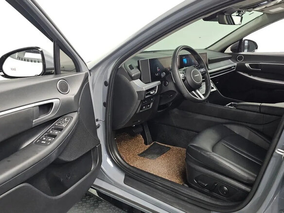 2024 Hyundai Sonata VIII (DN8) Рестайлинг, серебристый, 2210000 рублей - вид 4