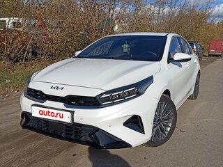2021 Kia K3 II Рестайлинг, белый, 2100000 рублей, вид 2