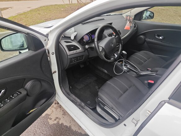 2014 Renault Megane III Рестайлинг 2, белый, 650000 рублей - вид 5