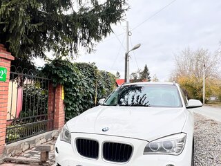 2014 BMW X1 20i I (E84) Рестайлинг, белый, 1250000 рублей, вид 3