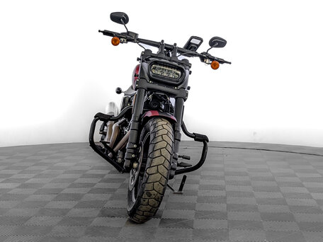 2019 Harley-Davidson Fat Bob, красный, 1449000 рублей, вид 3