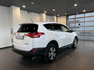 2015 Toyota RAV4 IV (XA40), белый, 1690000 рублей, вид 3