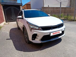 2021 Kia Rio X IV Рестайлинг, белый, 1565000 рублей, вид 4