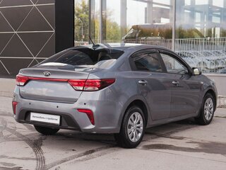 2019 Kia Rio IV, серый, 1345000 рублей, вид 4