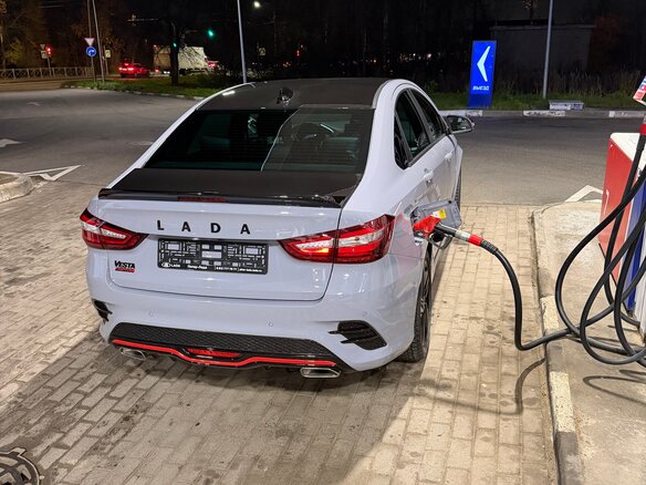 2026 Lada (ВАЗ) Vesta Sport I Рестайлинг (NG), серый, 2410000 рублей - вид 2