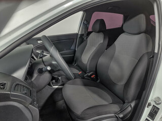 2013 Hyundai Solaris I, белый, 588000 рублей, вид 5
