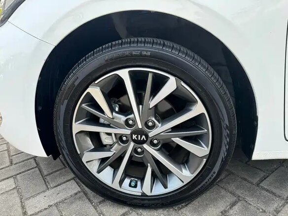 2022 Kia K3 II (China Market), белый - вид 11