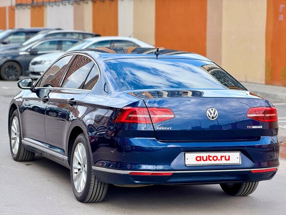 2015 Volkswagen Passat B8, синий - вид 9