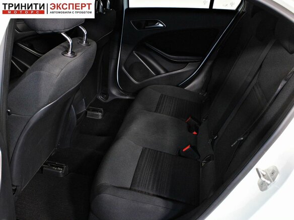 2014 Mercedes-Benz A-Класс 180 III (W176), белый - вид 15