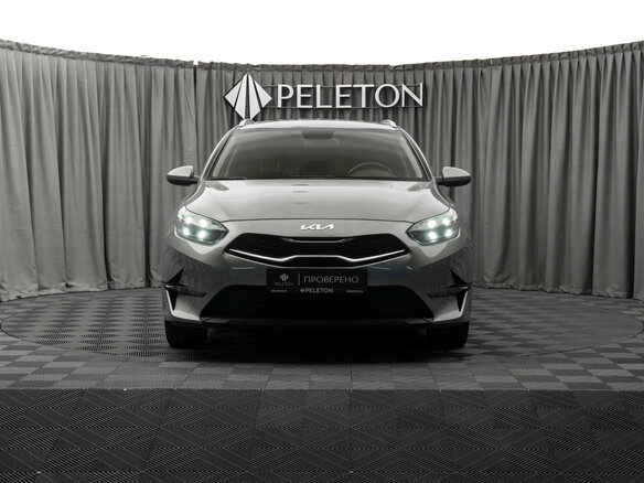 2022 Kia Ceed III Рестайлинг, серый - вид 2