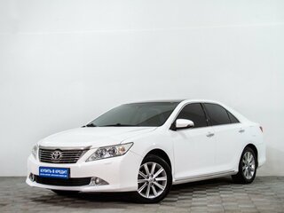 2014 Toyota Camry VII (XV50), белый, 1749000 рублей, вид 3