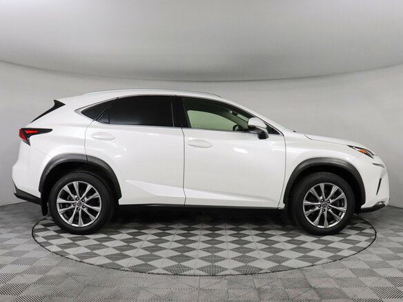 2017 Lexus NX 200 I Рестайлинг, белый, 3147000 рублей - вид 3