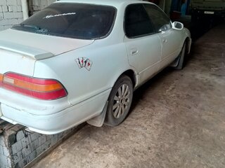 1991 Toyota Vista III (V30), белый, 180000 рублей, вид 4