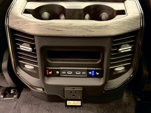 2026 Ram 1500 Crew Cab V Рестайлинг, чёрный, 9450000 рублей - вид 38