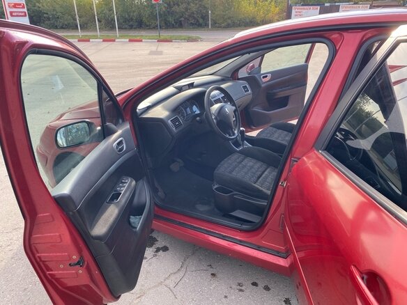 2004 Peugeot 307 I, красный, 300000 рублей - вид 9