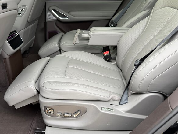 2025 Denza N9 46.9 kWh, чёрный, 6750000 рублей - вид 34