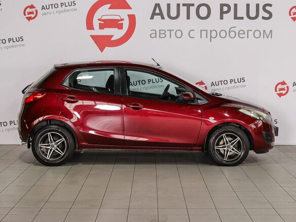 2012 Mazda 2 II Рестайлинг (DE2), красный, 970000 рублей - вид 4