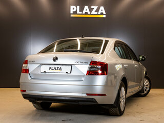2019 Skoda Octavia III (A7) Рестайлинг, серебристый, 1699000 рублей, вид 4