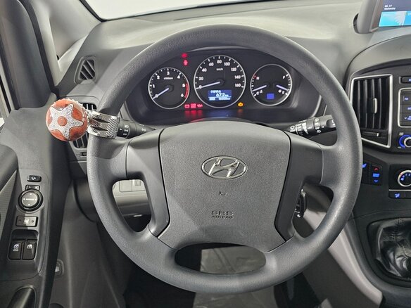 2016 Hyundai Grand Starex I Рестайлинг, серебристый, 1900000 рублей - вид 6