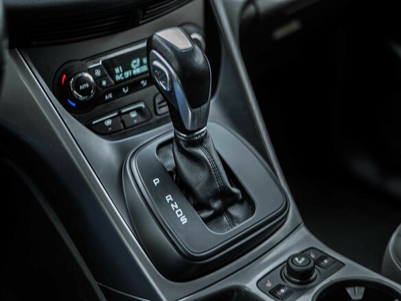 2015 Ford Kuga II, чёрный - вид 8
