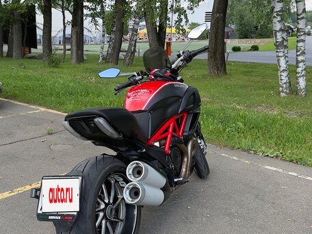 2011 Ducati Diavel Carbon, красный, 900000 рублей, вид 1