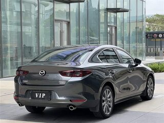2022 Mazda 3 Axela IV (BP), серебристый, 1430000 рублей, вид 5