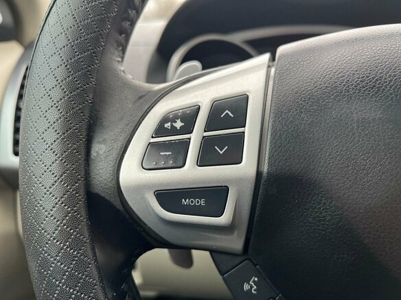 2008 Mitsubishi Outlander II, бежевый - вид 12