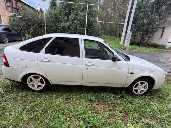 2010 Lada (ВАЗ) Priora I, белый, 180000 рублей - вид 5
