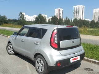 2018 Kia Soul II Рестайлинг, серебристый, 1500000 рублей, вид 4