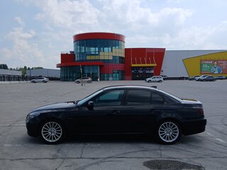 2009 BMW 5 серии 525i V (E60/E61) Рестайлинг, чёрный, 1300000 рублей, вид 3
