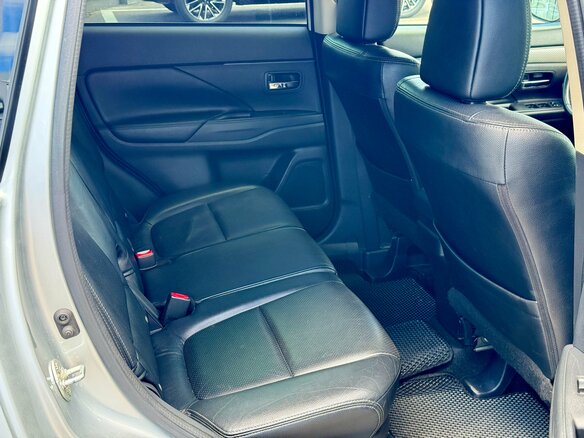 2013 Mitsubishi Outlander III, серебристый - вид 29
