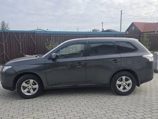 2014 Mitsubishi Outlander III, серый, 1500000 рублей, вид 4