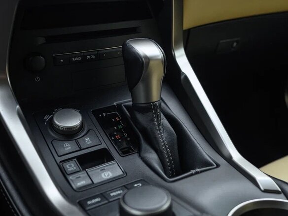 2015 Lexus NX 200 I, белый, 3050000 рублей - вид 16