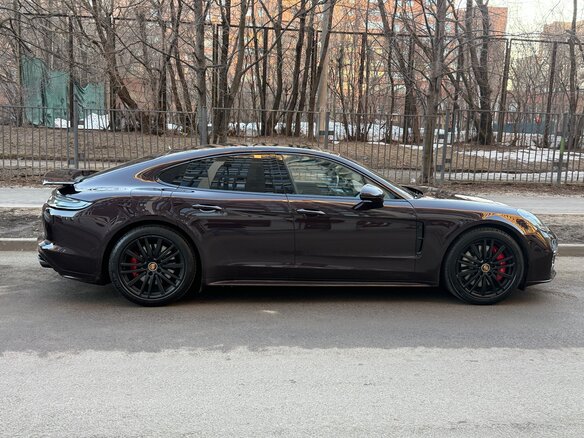 2021 Porsche Panamera GTS II Рестайлинг, фиолетовый, 13200000 рублей - вид 3
