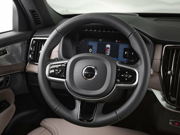 2026 Volvo XC90 B6 II Рестайлинг 2, чёрный - вид 17