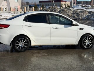 2016 Kia Rio III Рестайлинг, белый, 790000 рублей, вид 2