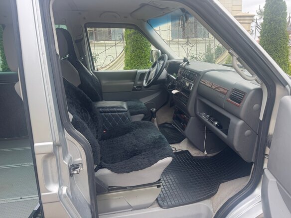 2002 Volkswagen Multivan T4, серебристый, 2100000 рублей - вид 7
