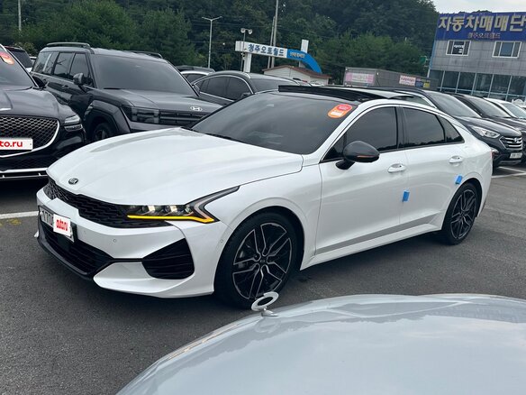 2020 Kia K5 III, белый, 2749000 рублей
