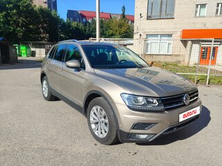 2018 Volkswagen Tiguan II, бежевый, 2565000 рублей, вид 3