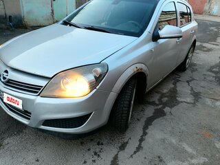 2011 Opel Astra H Рестайлинг, серебристый, 250000 рублей, вид 2