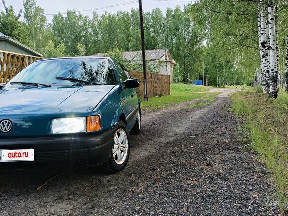 1990 Volkswagen Passat B3, зелёный, 110000 рублей - вид 9