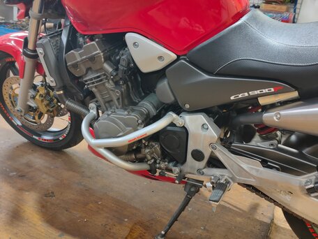 2001 Honda CB 900F Hornet, пурпурный, 420000 рублей, вид 5