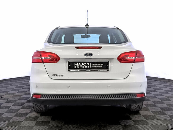 2018 Ford Focus III Рестайлинг, белый - вид 5