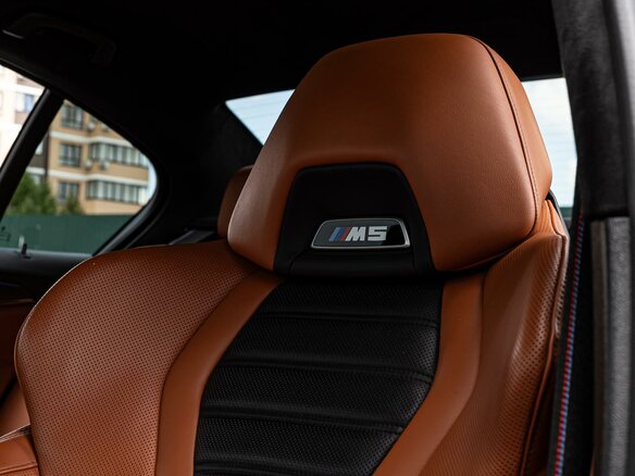 2019 BMW M5 Competition VI (F90), синий, 8380000 рублей - вид 30